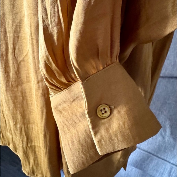 Carmen Marc Valvo Women’s Size 1X Rhinestone V Neck Gold Long Sleeve Blouse - Picture 6 of 6